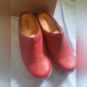 Softwalk clogs. Size 10